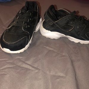 Nike huarache black